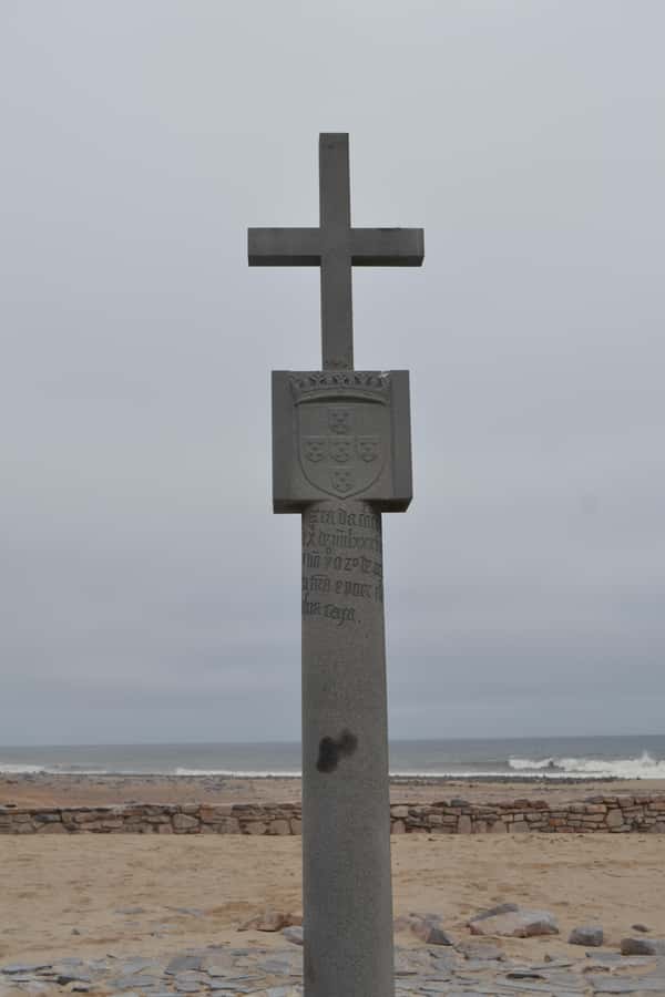 Cape Cross and Henties Bay Guided Tour SkeletonCoast Namibia - Musical Rocks, the sound trick, and why it delights