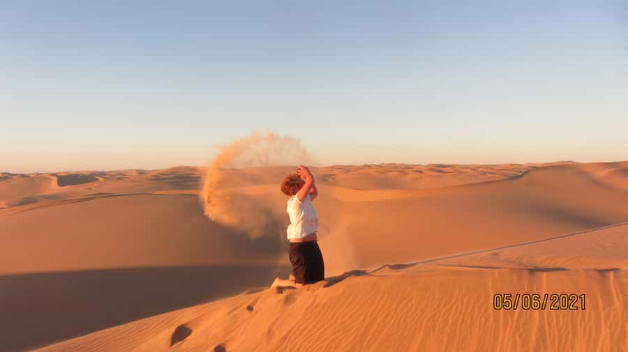 From Walvis Bay: Sandwich Harbour World Heritage Site - Lunch on a dune or on the beach, a small pause that makes the whole day click
