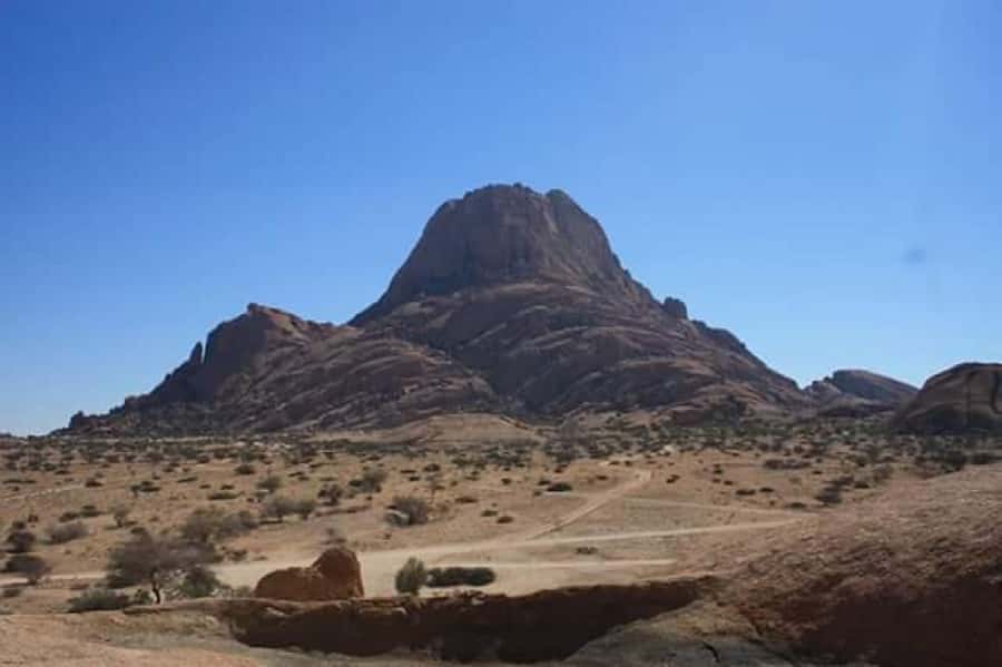 Spitzkoppe : via Zeila Shipwreck - Henties Bay: fishing village energy and a small history lesson