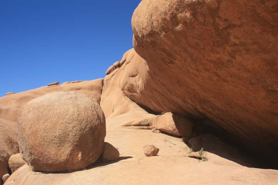 Spitzkoppe : via Zeila Shipwreck - Lunch at Spitzkoppe, with drinks included