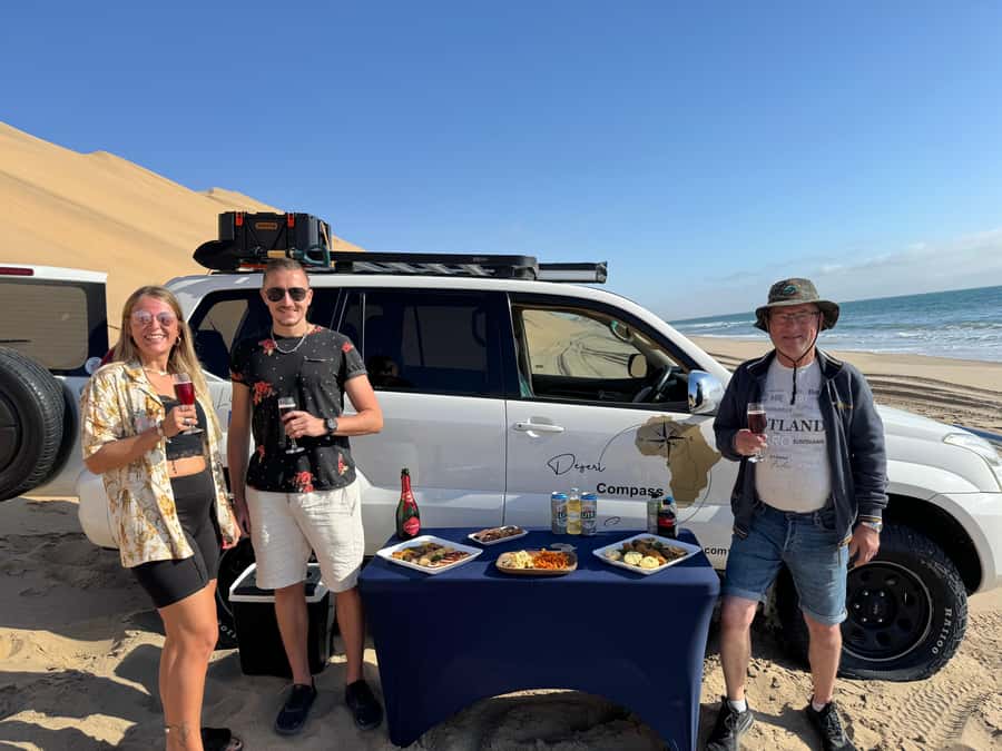 Walvisbay: Sandwich Harbour 4x4 & Sandboarding Tours - Snacks, Drinks, and How to Stay Comfortable on a Bright, Windy Day