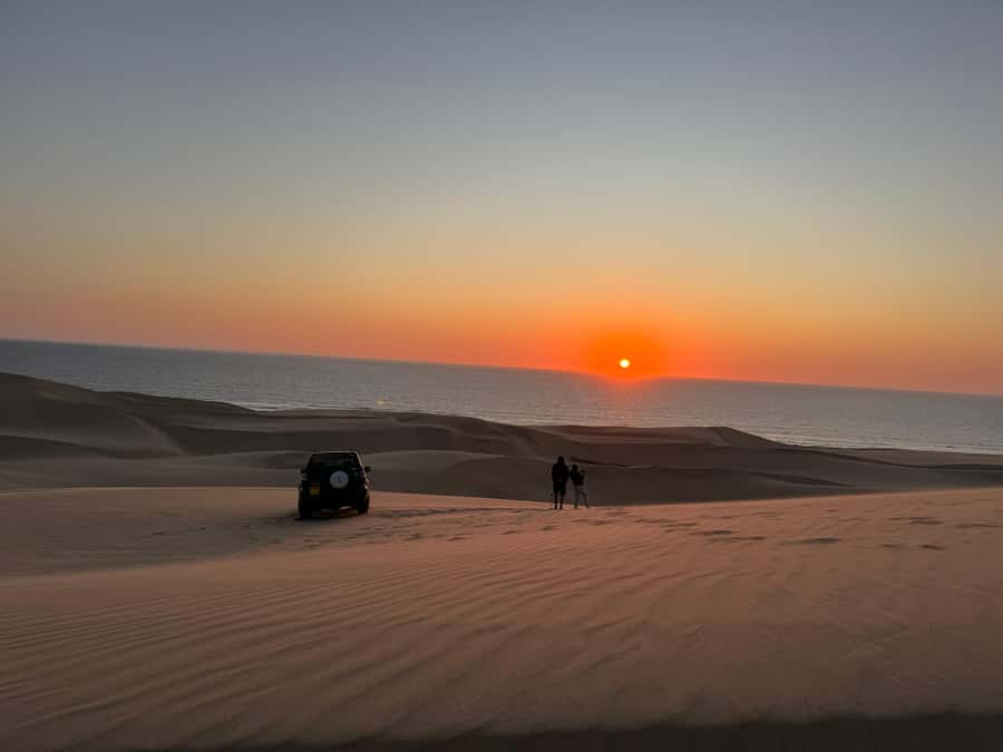 Walvisbay: Sandwich Harbour SUNSET Tour-End It Beautifully - The off-road 4x4 run toward Sandwich Harbour